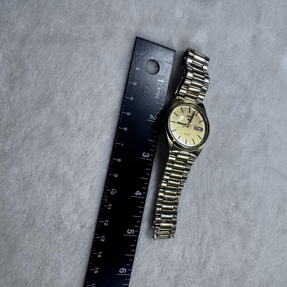 Vintage Seiko Alarm Quartz Analog Watch Mens Gold Tone Day Date 5C23-8009‎ Japan - Picture 7 of 8